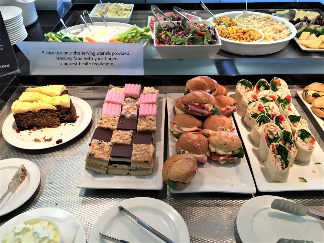which airport lounge card actually has the best free food?