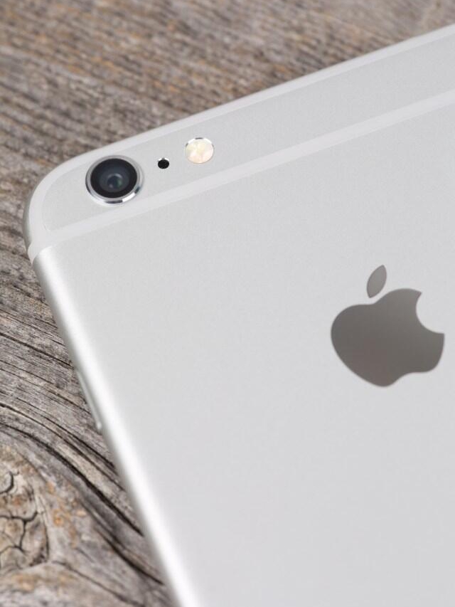 WhatsApp’s iPhone Cutoff: Fair or Foul?