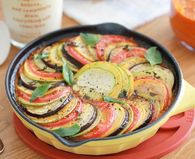 Colorful, delicious, simple, and healthy. This is the best dish ever.