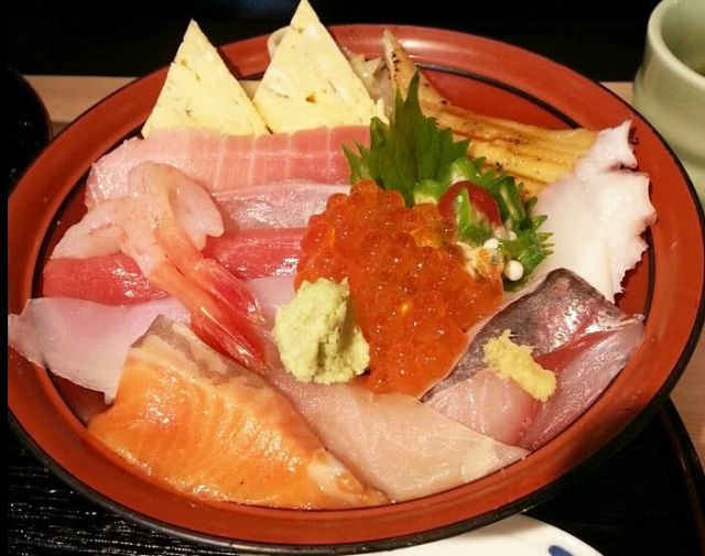 This Sashimi Bowl Just Made My Day 🍣🥢
