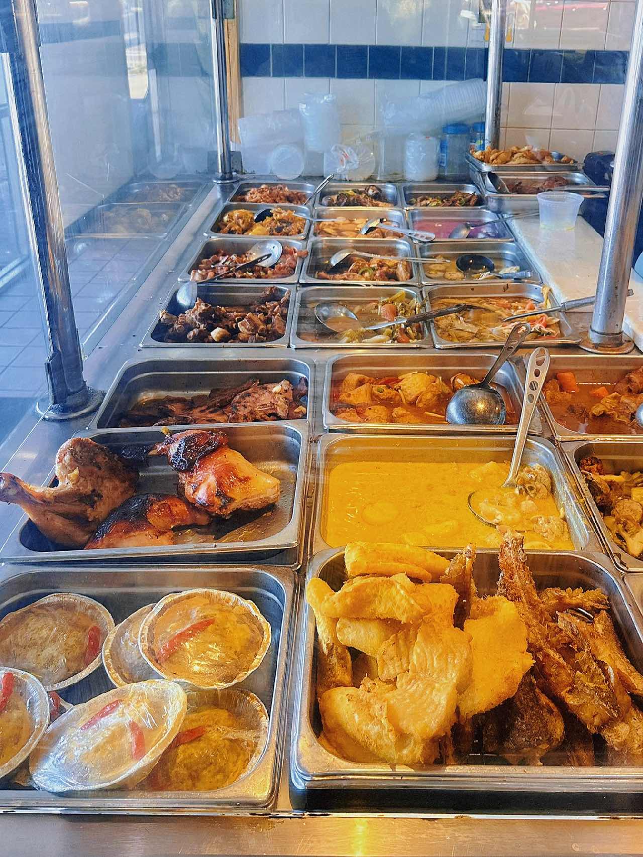 Thanh Huong - A Colorful Budget-Friendly Vietnamese Spot