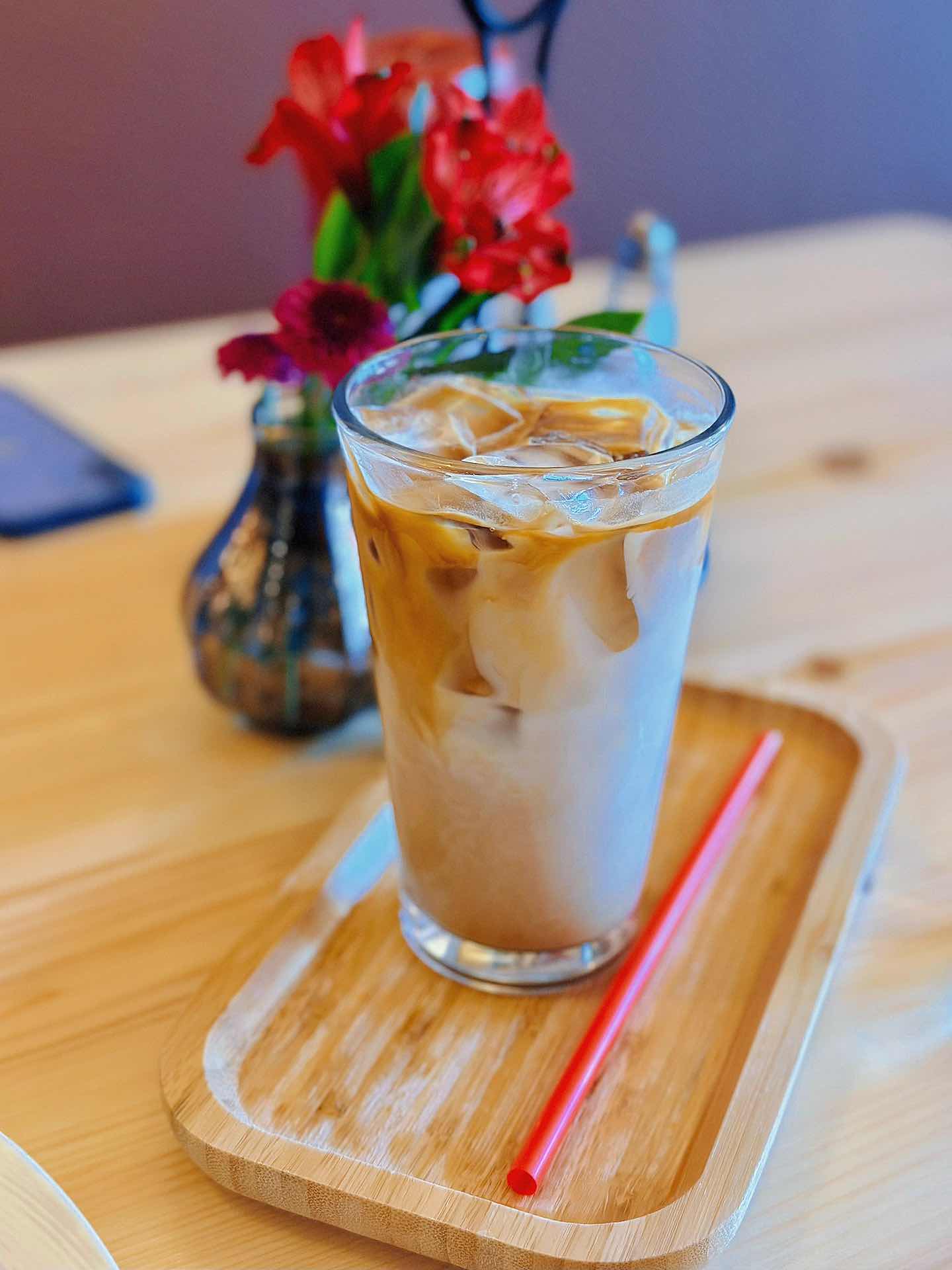 Cafe Terrace • A Mountain View Cafe with a Rustic Korean-style Brunch