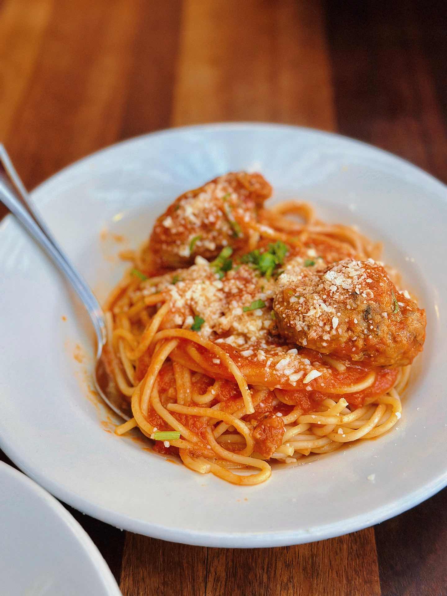 Happy Thursday• Tomatina Italian🍝 & Galaxy 3 Viewing