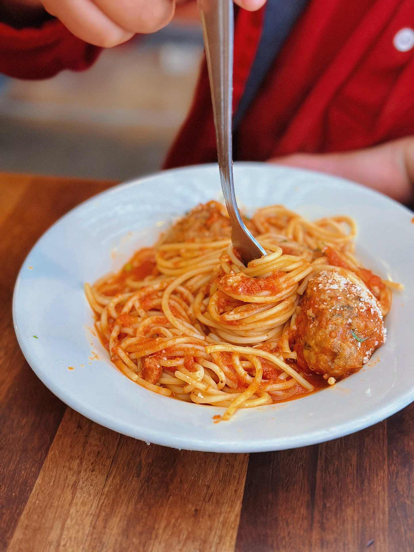 Happy Thursday• Tomatina Italian🍝 & Galaxy 3 Viewing