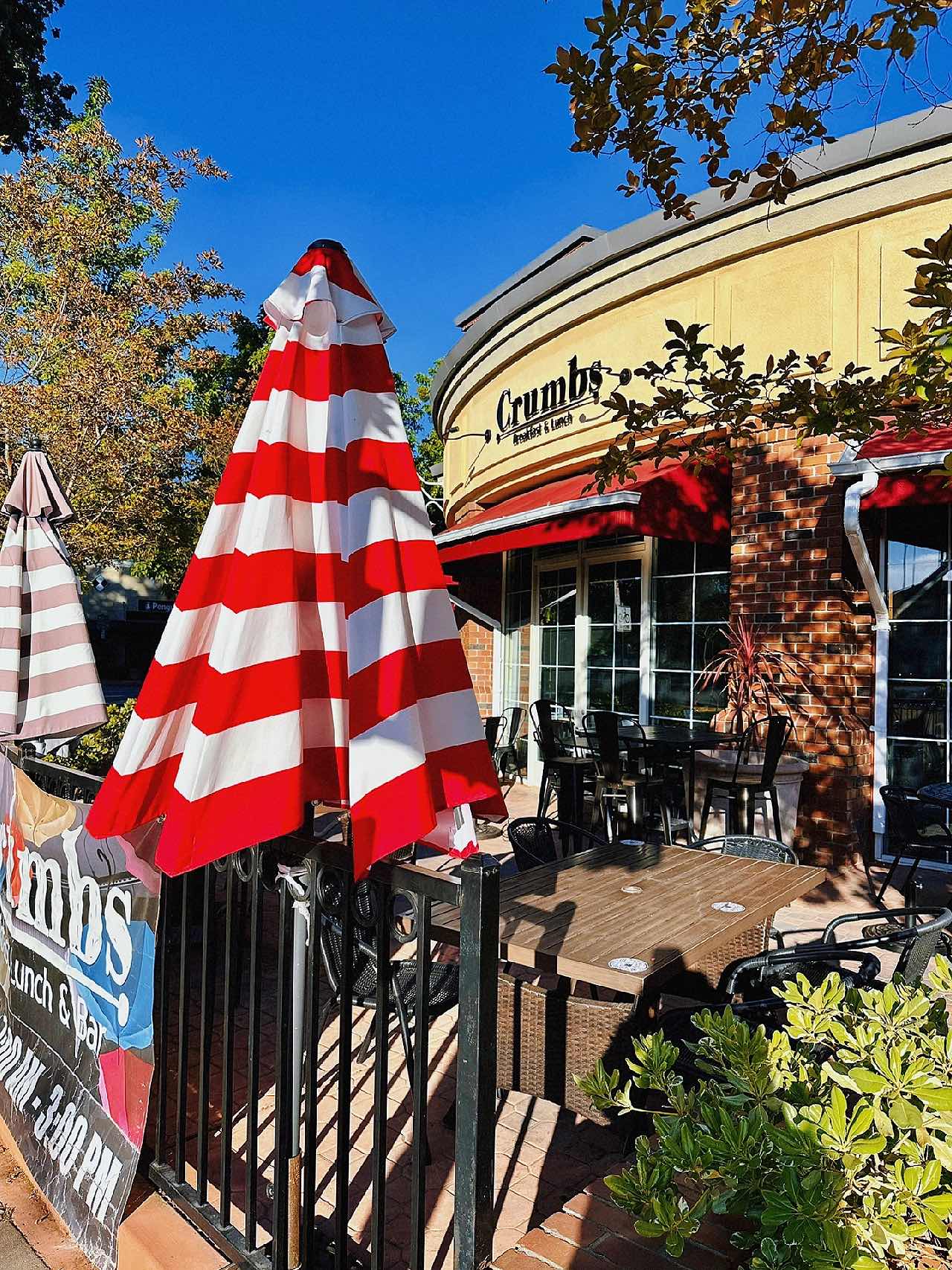 Crumbs - Enjoying a sunny breakfast in historic Danville