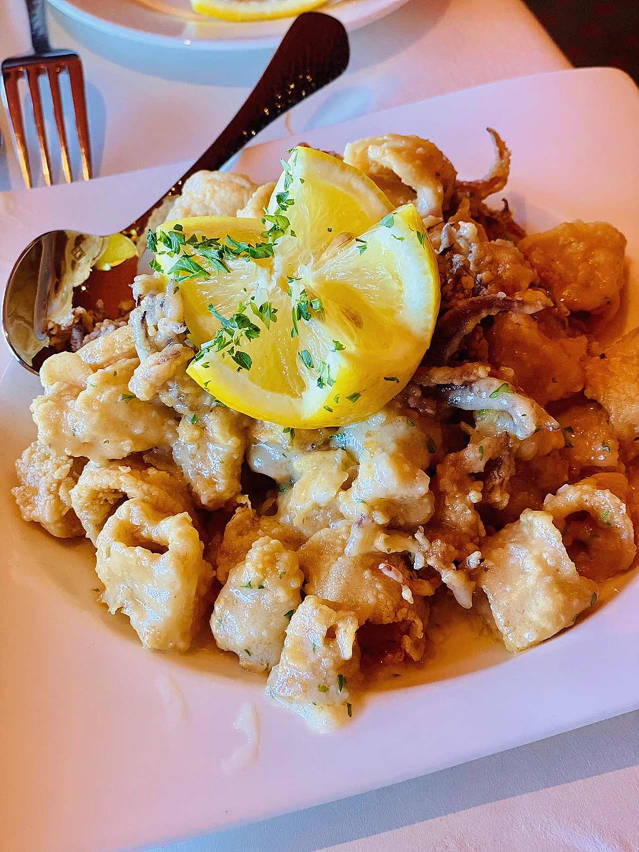Scott’s Seafood - A Seafood Place with Strong Artistic Atmosphere.