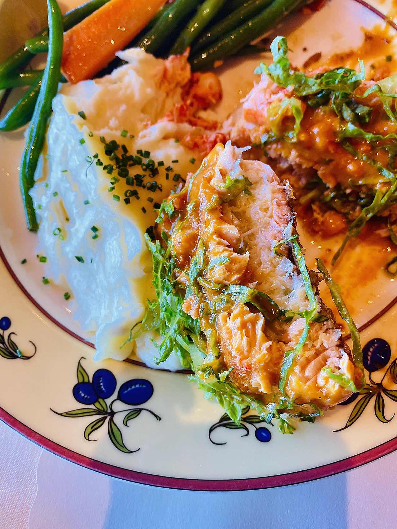 Scott’s Seafood - A Seafood Place with Strong Artistic Atmosphere.