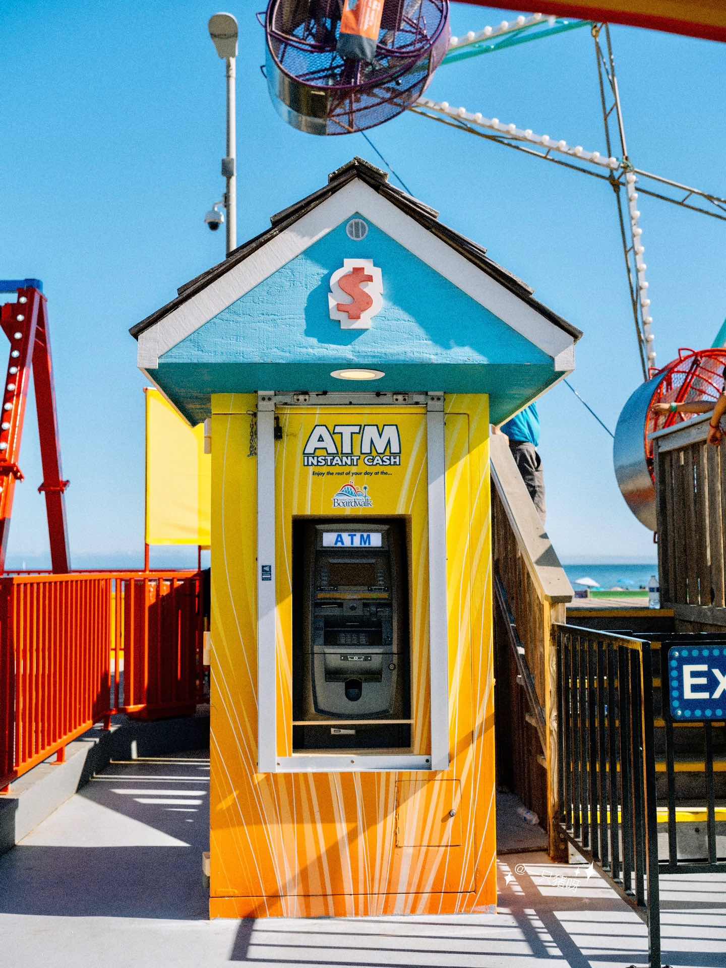 Macaron-colored Santa Cruz🎠 beachside amusement park in Cali
