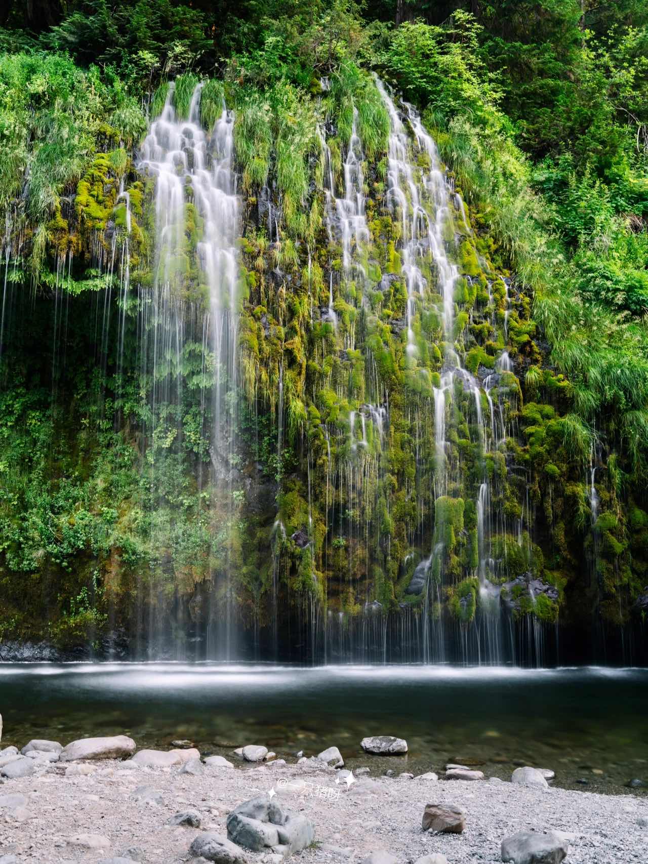 Mysterious Californian Wonderland: Summer Waterfall Cool-Down 💦
