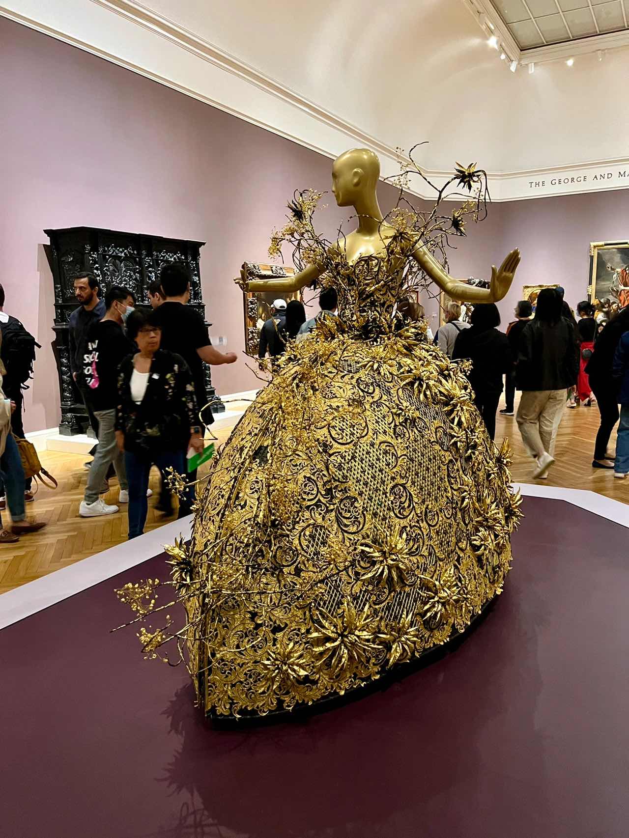 SF | Breathtaking✨ Guo Pei High Couture Exhibition - Couture Fantasy
