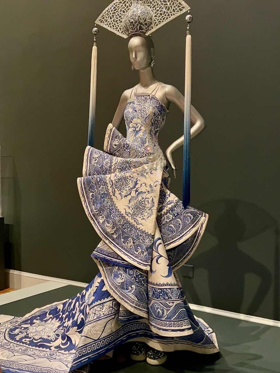SF | Breathtaking✨ Guo Pei High Couture Exhibition - Couture Fantasy