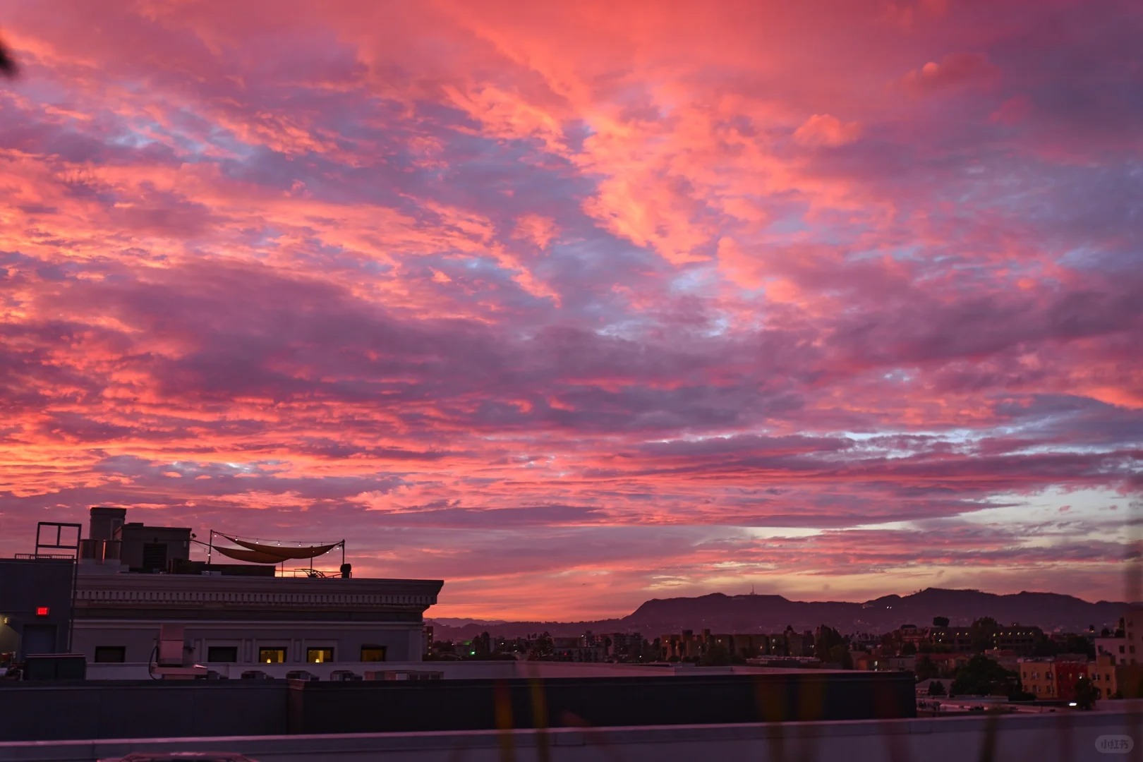 🌇 The Stunning Sunset in the City of Angels 🌅