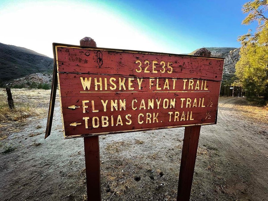 🏞️ Johnny McNally's Fairview Lodge: A Hidden Gem by the Kern River 🏕️