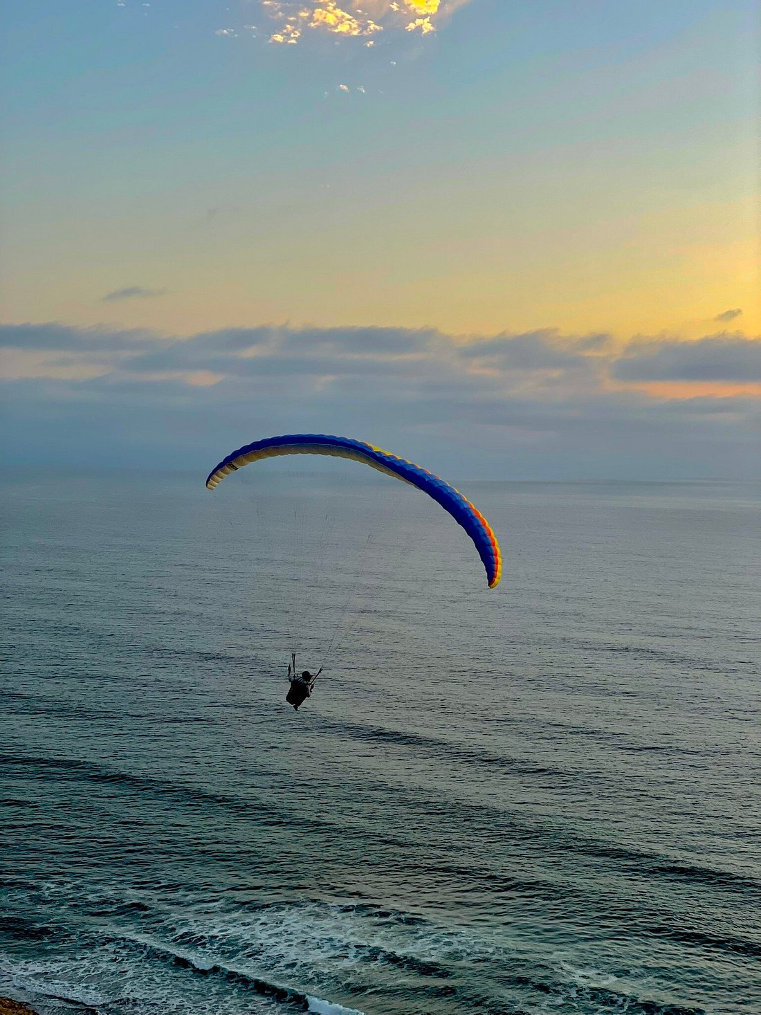 Enjoy the Great Sunset with me in Torrey Pines Gliderport!