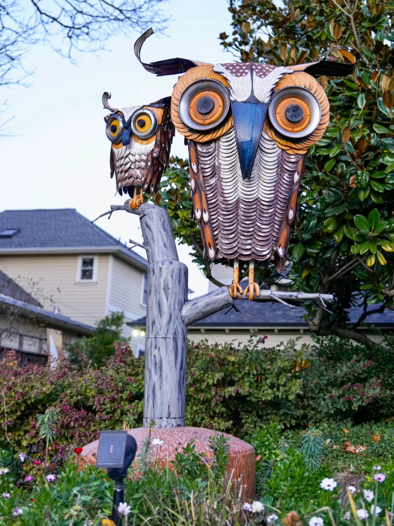 Bay Area Weekend | Fairy Tale Neighborhood Built with Ironwork and Gardening 💐