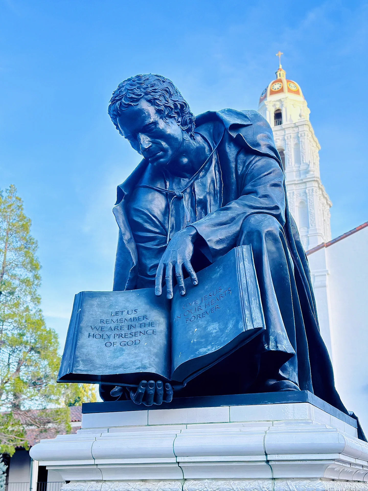 Bay Area Strolling: Saint Mary's Women's College Hidden in the Deep Mountains