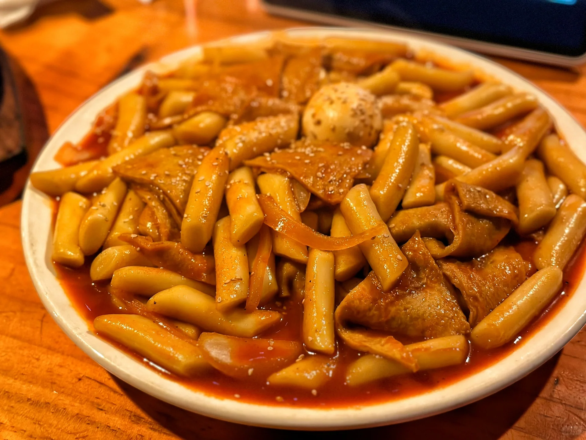 Fried chicken, beer, spicy fried rice cakes 🍻 late-night Korean food open until dawn.