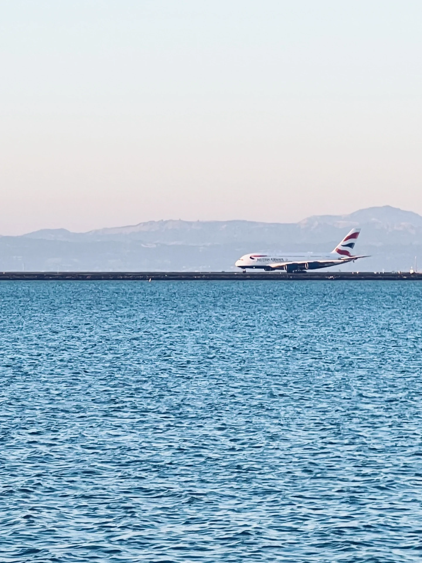 San Francisco | Watching planes take off and land is my healing moment. ✈️