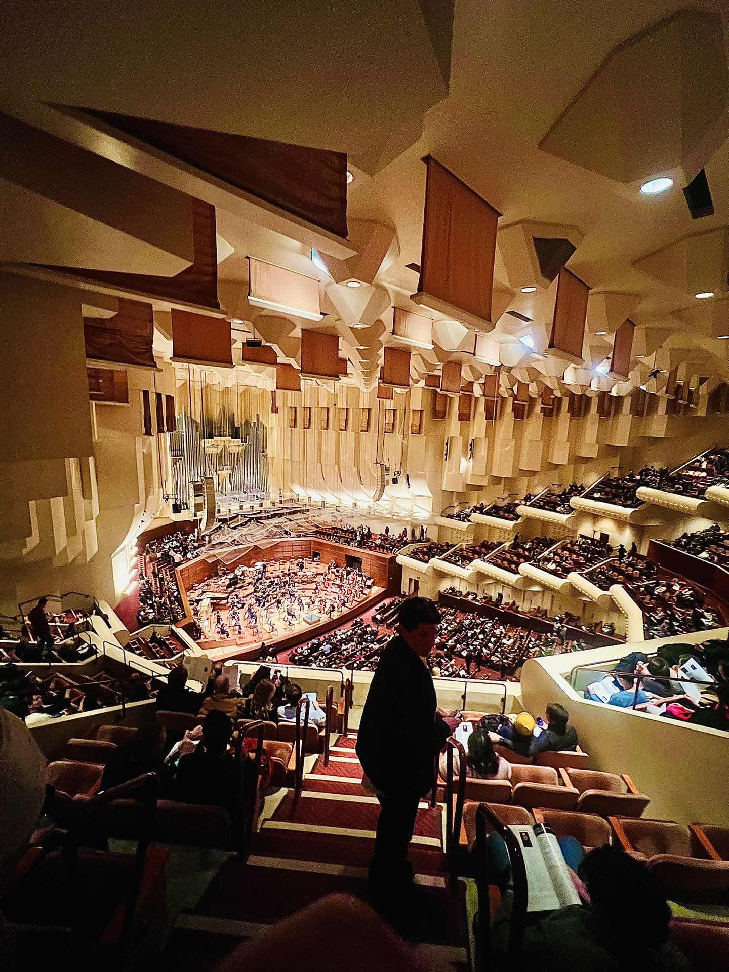 Van Zweden conducts Beethoven 5