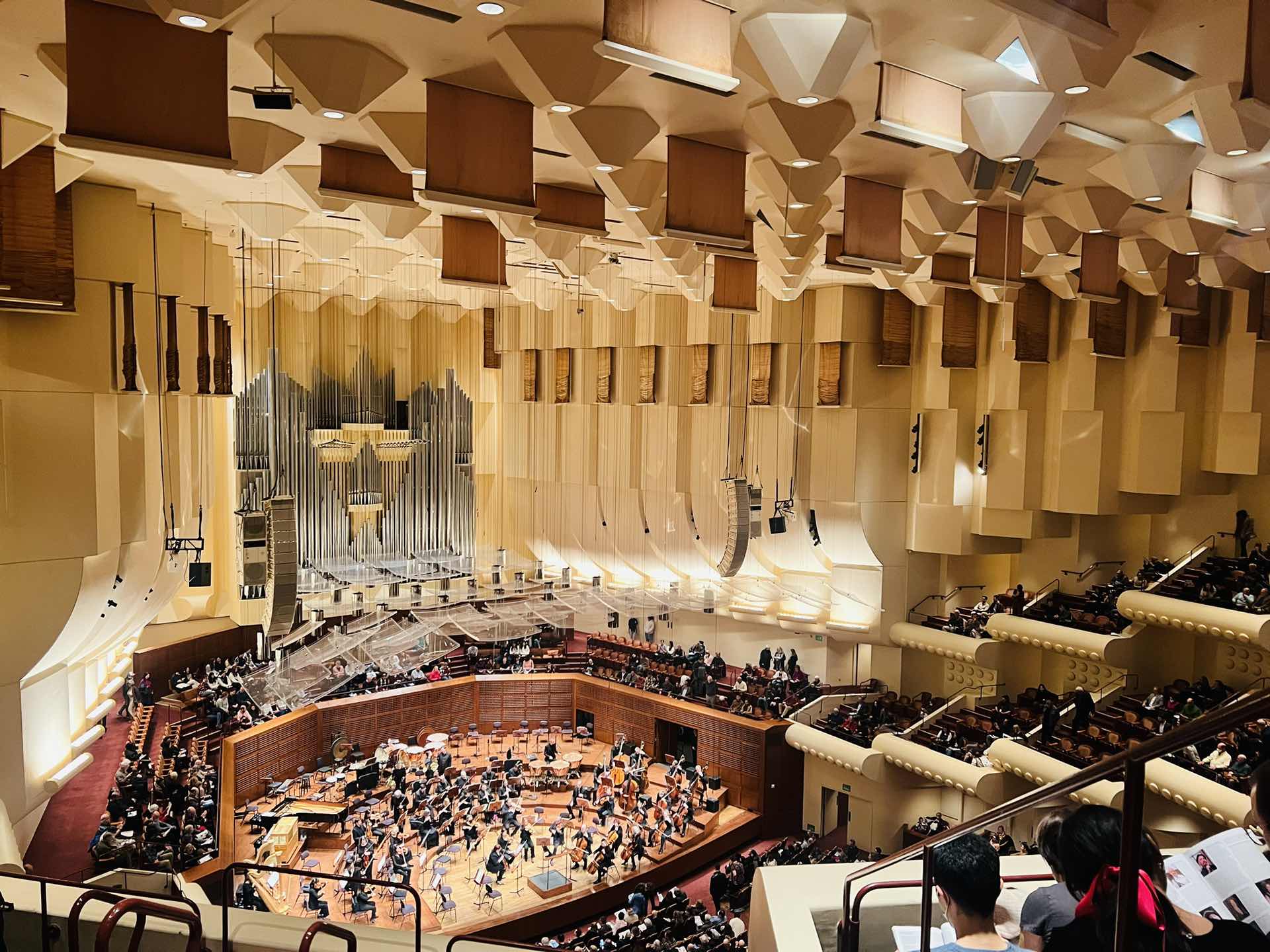 Van Zweden conducts Beethoven 5