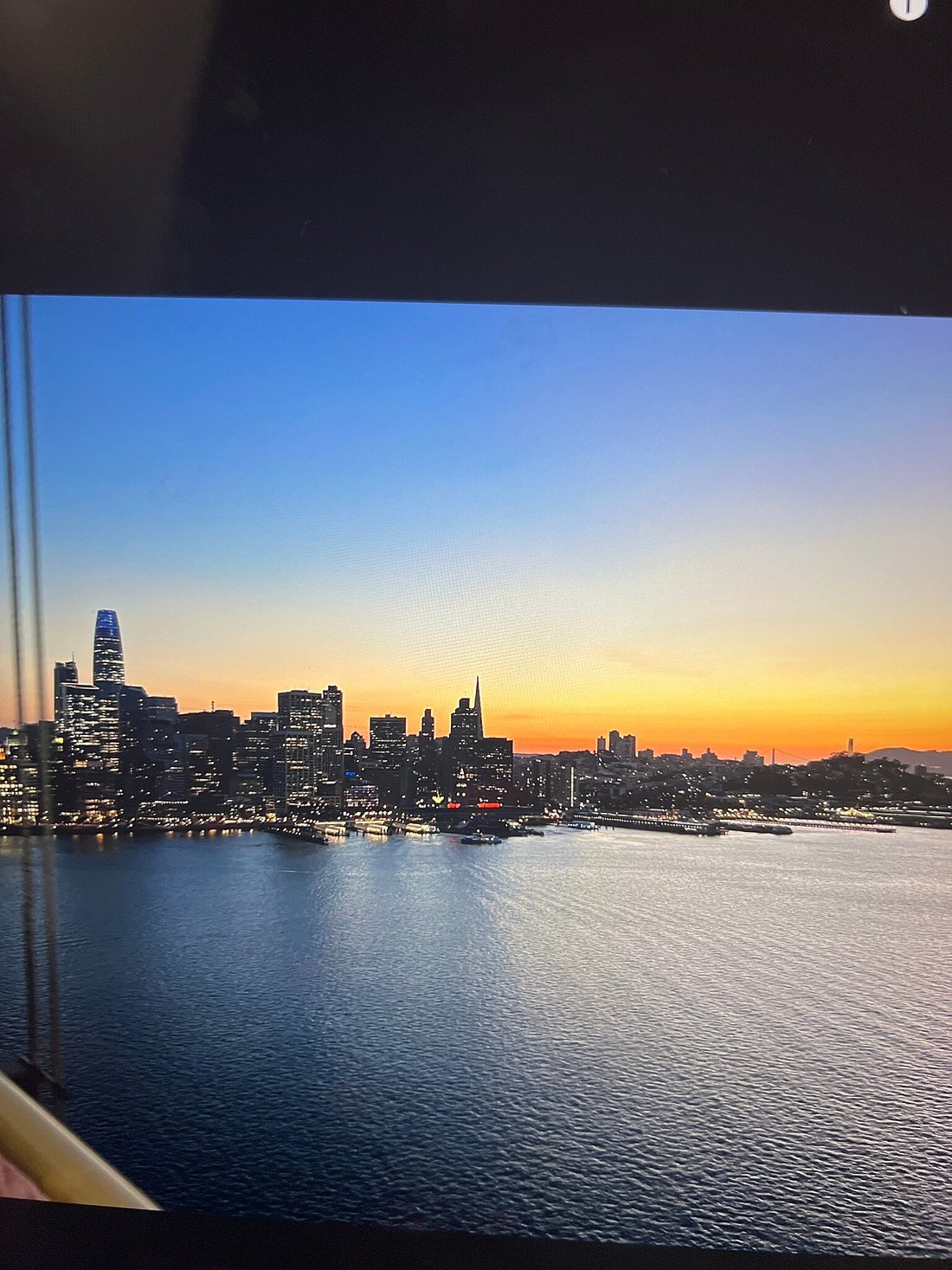 Take an Ultimate Night Tour with Sightseeing Shuttle in San Francisco