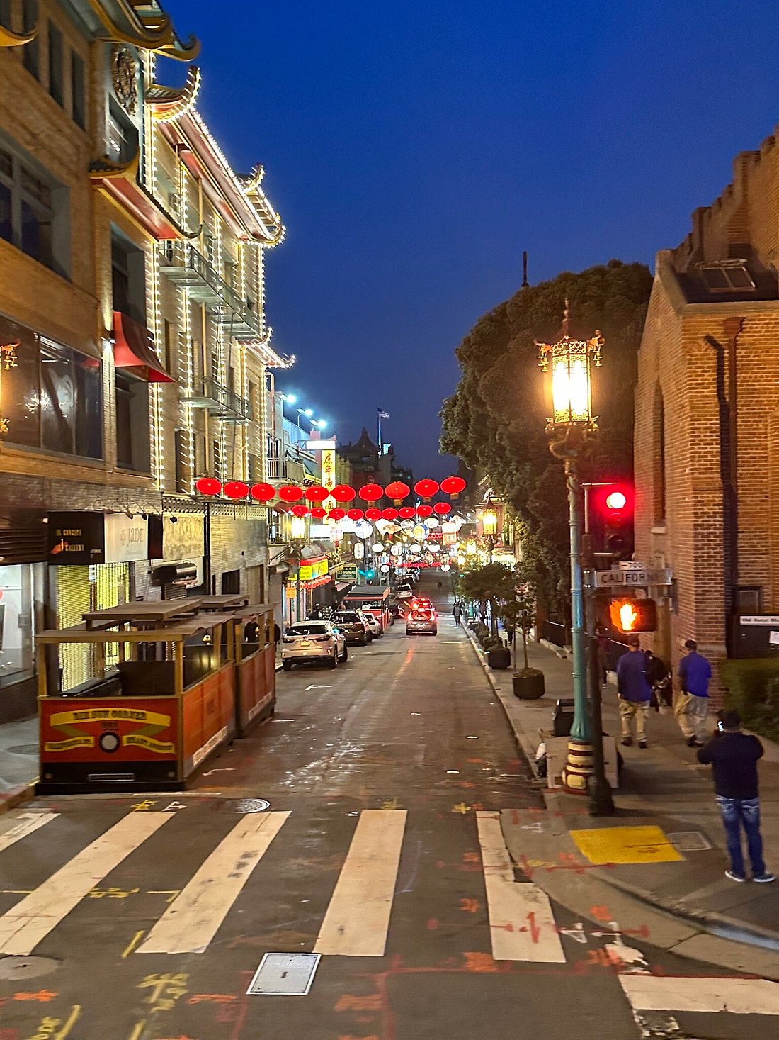 Take an Ultimate Night Tour with Sightseeing Shuttle in San Francisco
