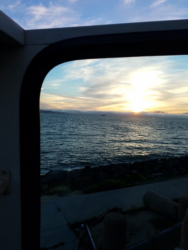 Take an Ultimate Night Tour with Sightseeing Shuttle in San Francisco