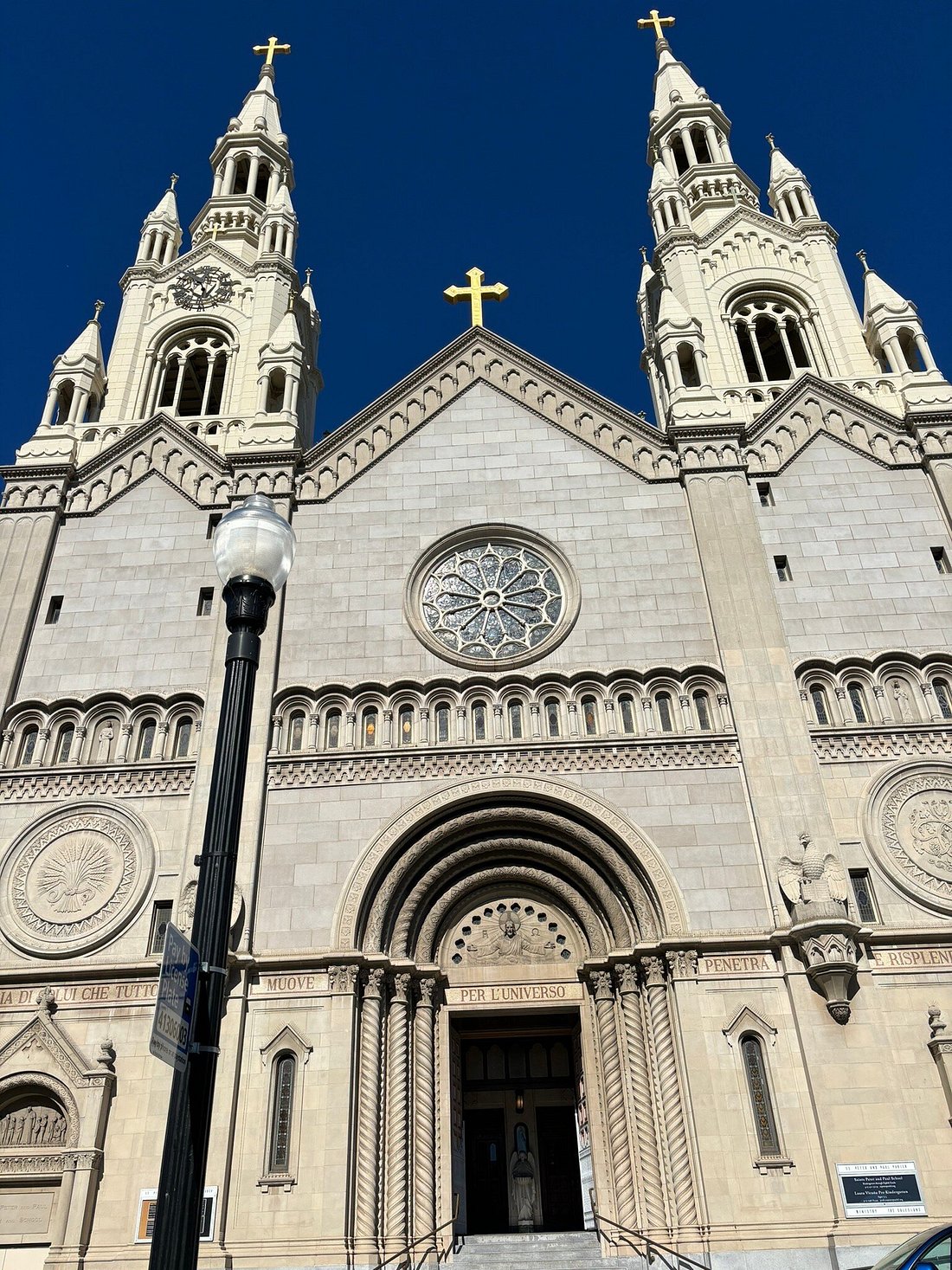 Let's Go for a Little Italy and North Beach Walking Tour in San Francisco