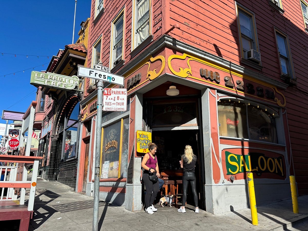 Let's Go for a Little Italy and North Beach Walking Tour in San Francisco
