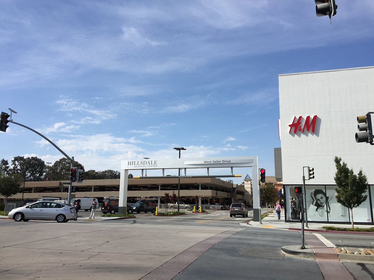 Hillsdale Shopping Center: Always a Good Place to Shop and Eat