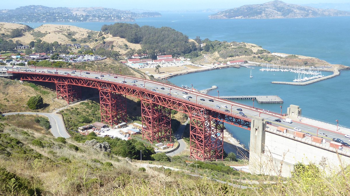 Enjoy the Amazing View of The Golden Gate Bridge in Battery Spencer