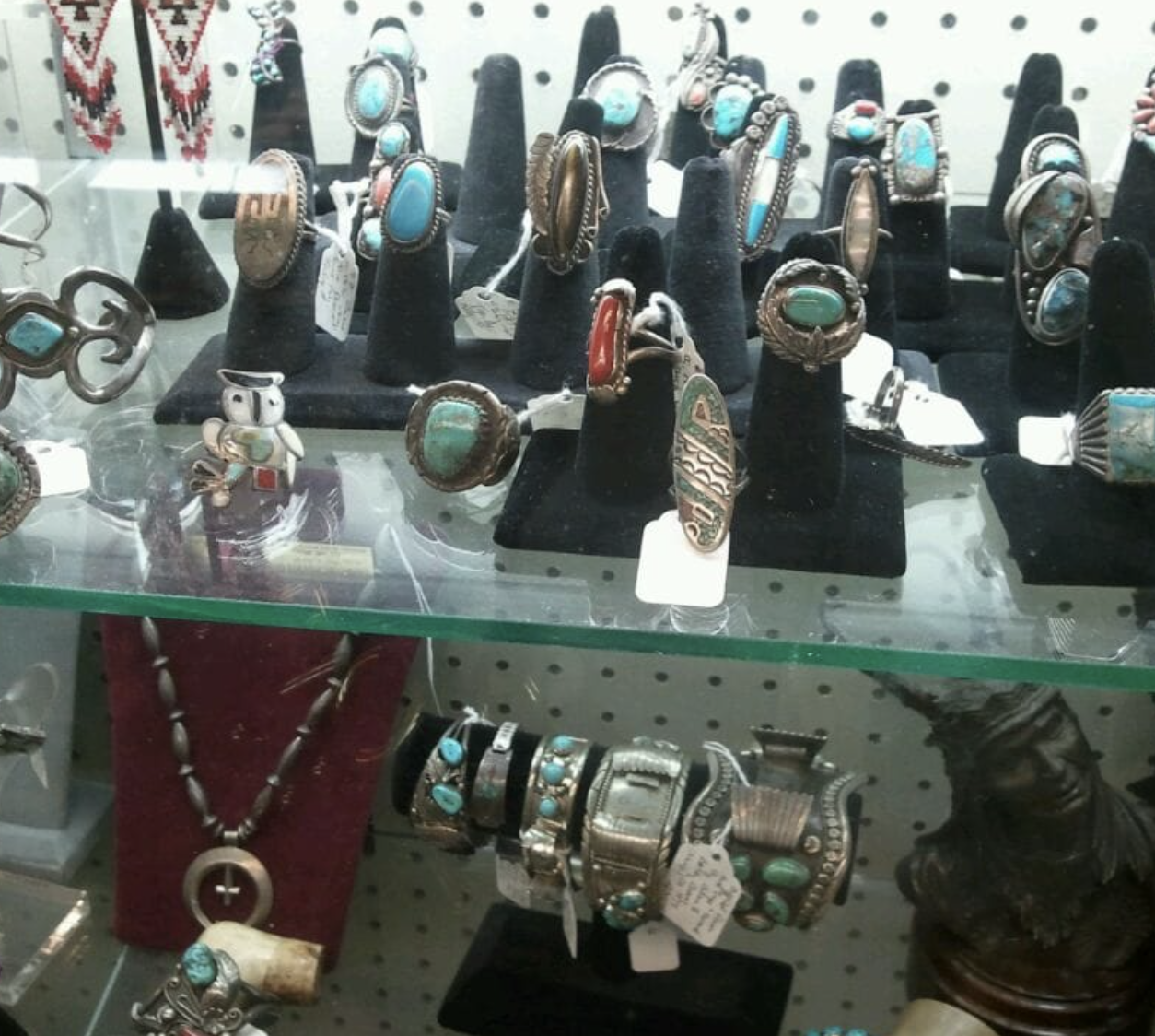 I found a cute vintage shop!