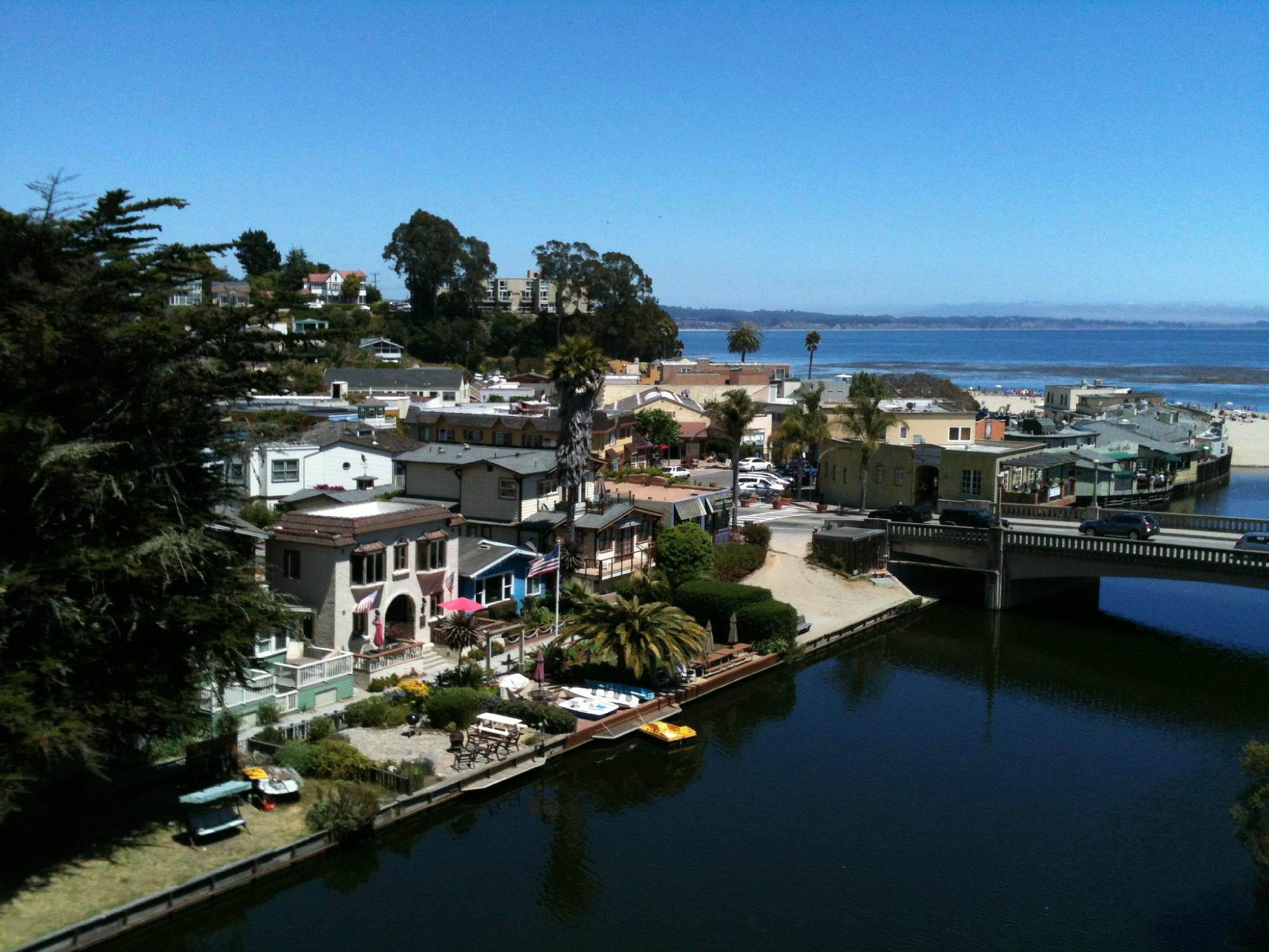 🏛️ My Strolls Through Capitola's Time: A Peek into History! 🕰️