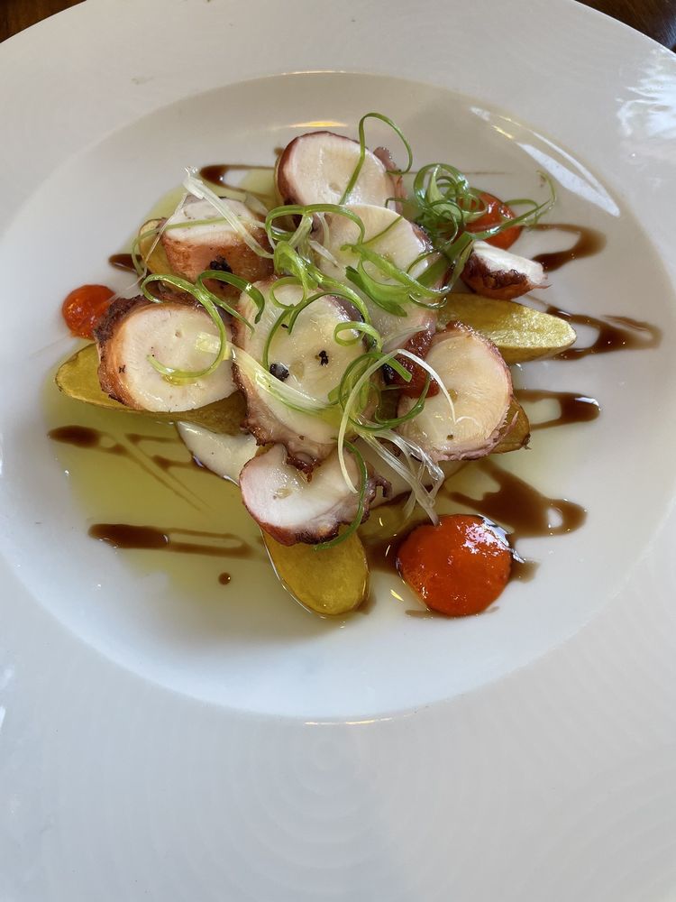 🍽️ Lunchtime Chronicles at LaSalette: An Honest Review 🍽️
