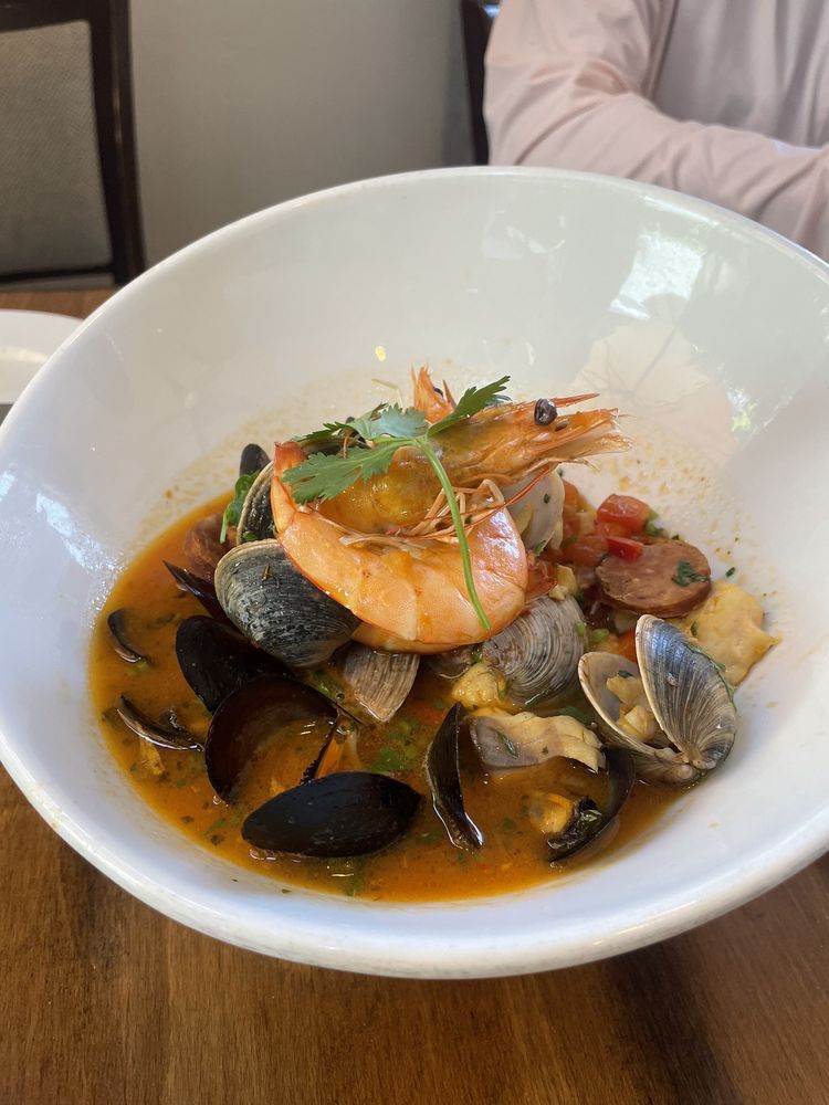 🍽️ Lunchtime Chronicles at LaSalette: An Honest Review 🍽️