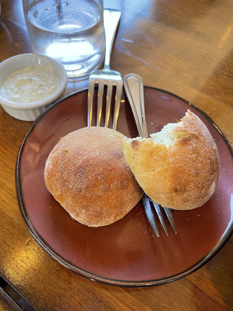 🍽️ Lunchtime Chronicles at LaSalette: An Honest Review 🍽️