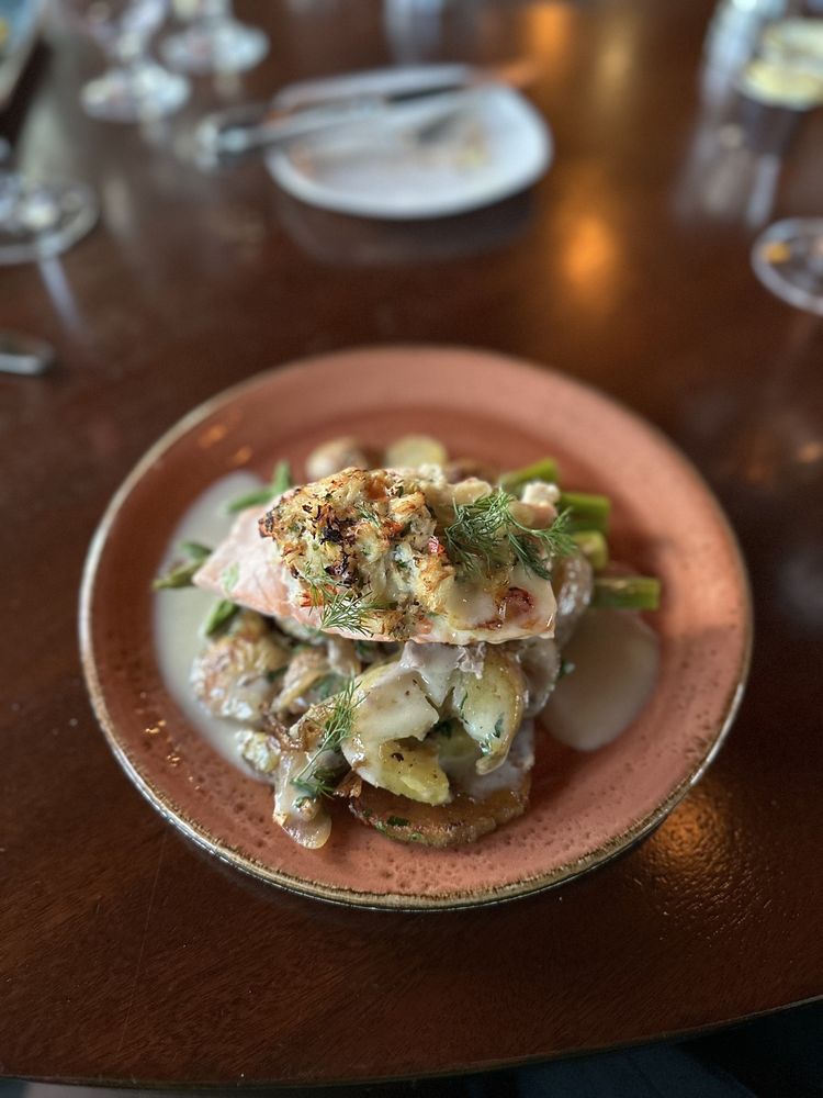 Lake Chalet Seafood Bar & Grill | Feeling Hungry? Here's a Recap! 🍣🍷🍔🥩
