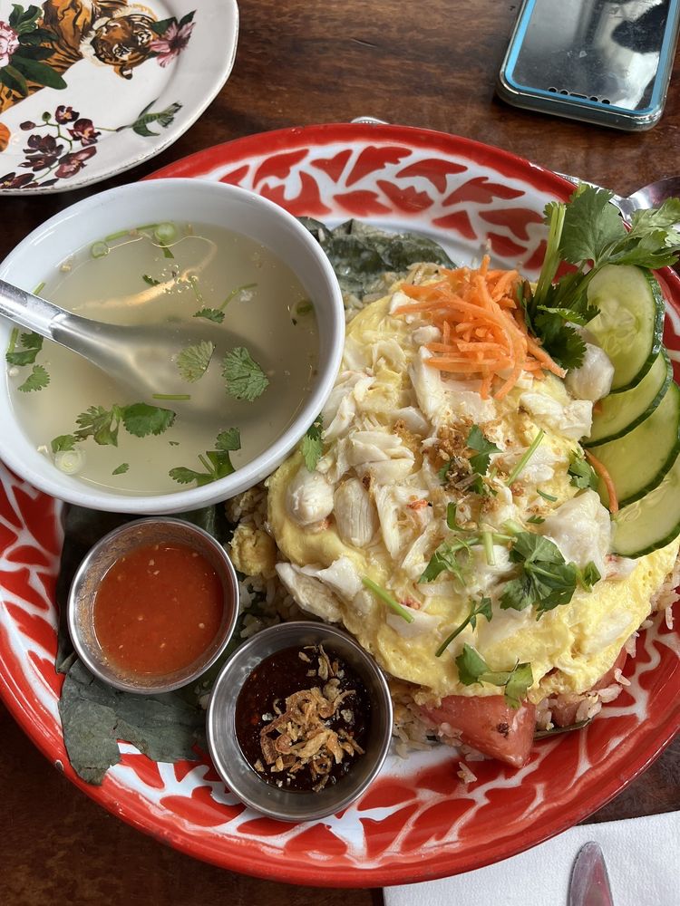 🌟 Dining Experience at Farmhouse Kitchen Thai Cuisine🍽️