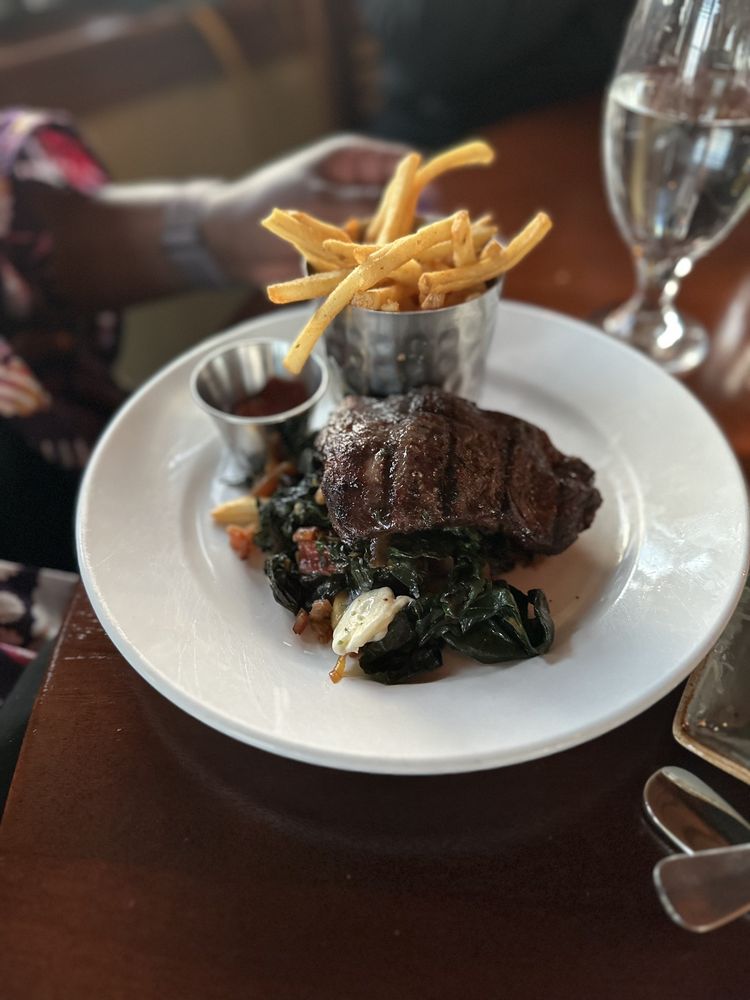 Lake Chalet Seafood Bar & Grill | Feeling Hungry? Here's a Recap! 🍣🍷🍔🥩
