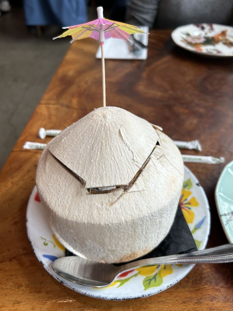 🌟 Dining Experience at Farmhouse Kitchen Thai Cuisine🍽️