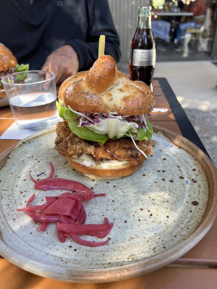 Folktable Restaurant🌞 Perfect lunch spot in the Cornerstone Sonoma 🌳