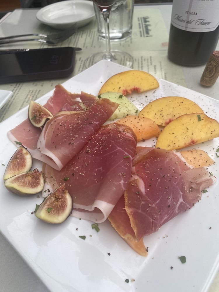 Della Santina's Trattoria | 🍽️ Fantastic Dining Experience 🌿