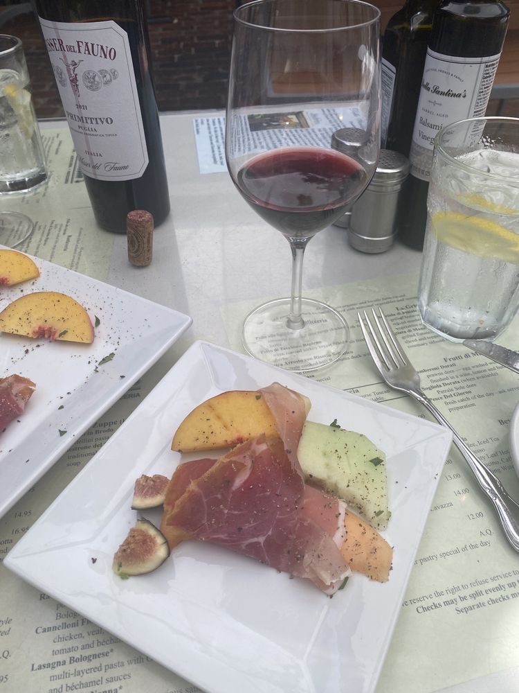 Della Santina's Trattoria | 🍽️ Fantastic Dining Experience 🌿