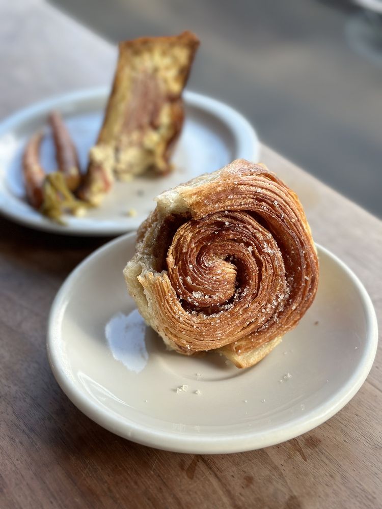 Tartine Bakery | irresistible treats and laid-back atmosphere. 🍰