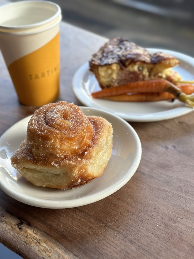 Tartine Bakery | irresistible treats and laid-back atmosphere. 🍰