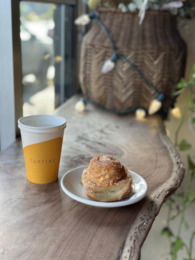 Tartine Bakery | irresistible treats and laid-back atmosphere. 🍰