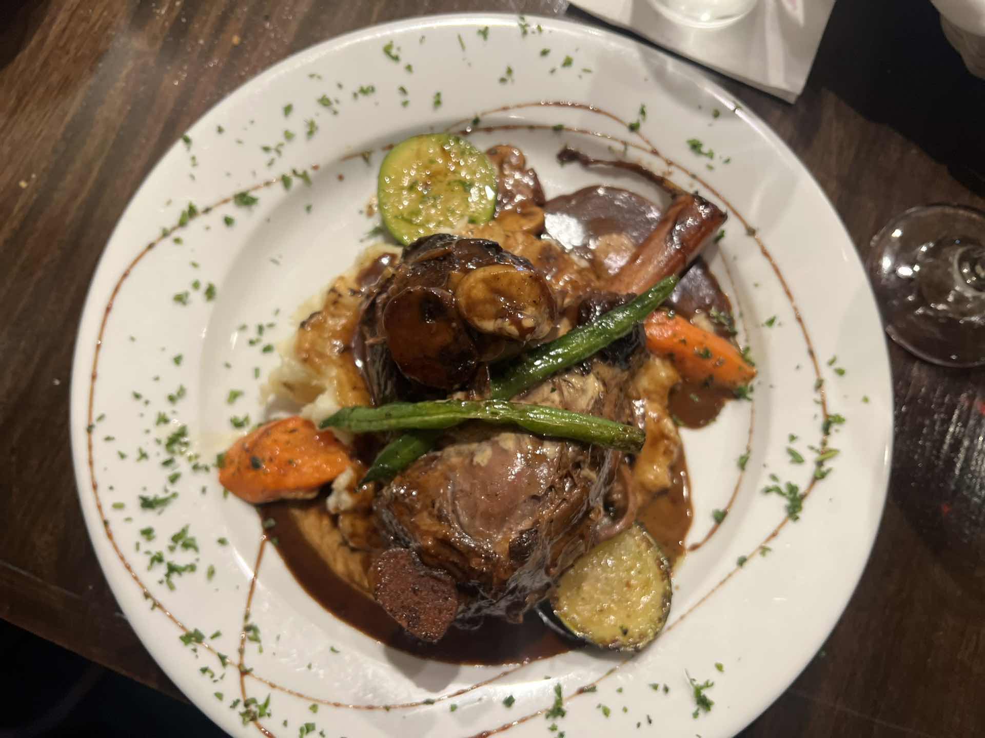 More Luna dining 😍