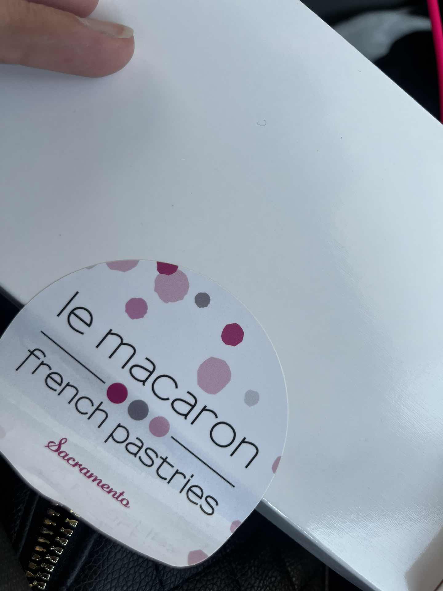 Le Macaron French Pastries