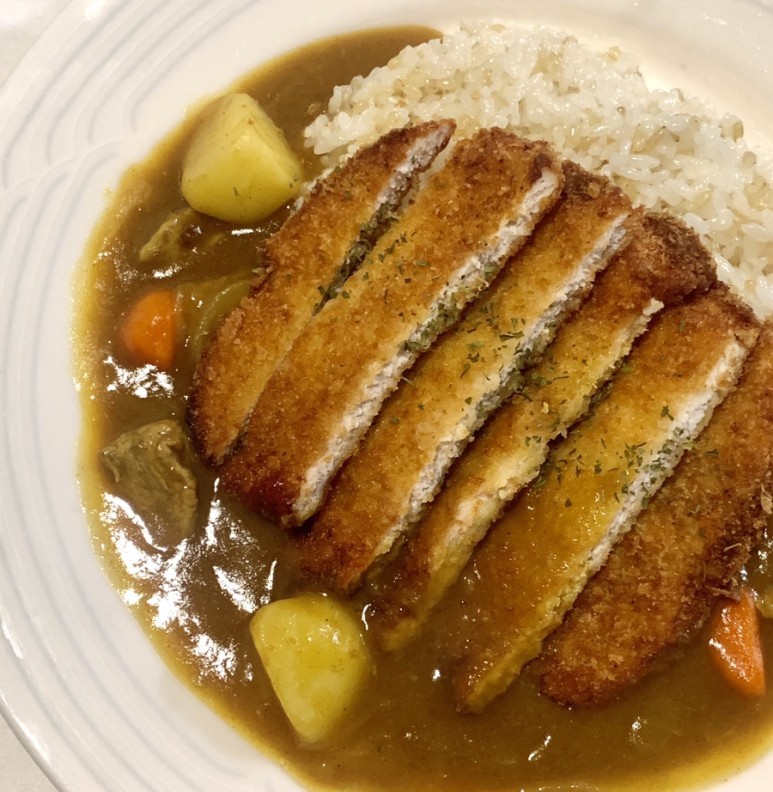 Pork Katsu Curry and the Crunchiest Bite Ever 🍛