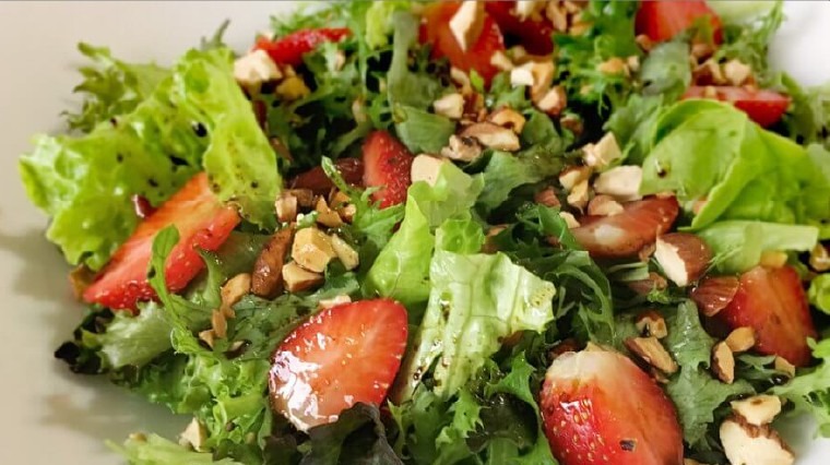 There are also a lot of little tricks when making lettuce salad!
